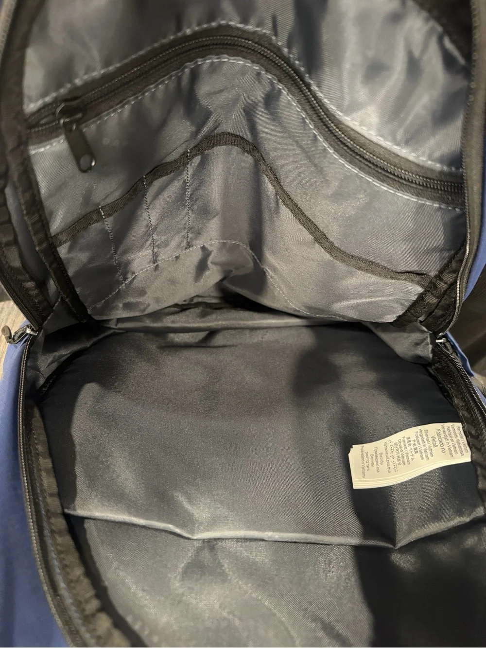NWT OAKLEY SPORTS BACKPACK NAVY